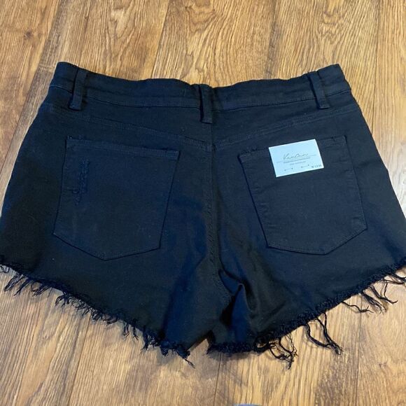 KANCAN ESTILO JET BLACK DESTROYED RAW HEM DENIM SHORTS W13/30 NWT - Picture 7 of 15